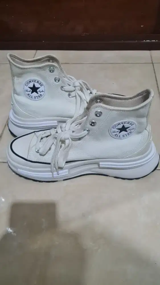 Sepatu Converse Run Star Legacy Wanita