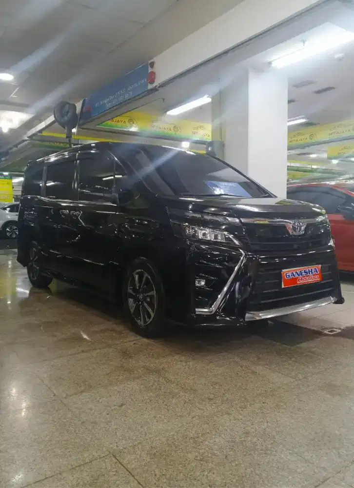 Toyota Voxy 2018