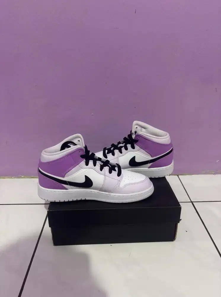 nike air jordan 1 mid