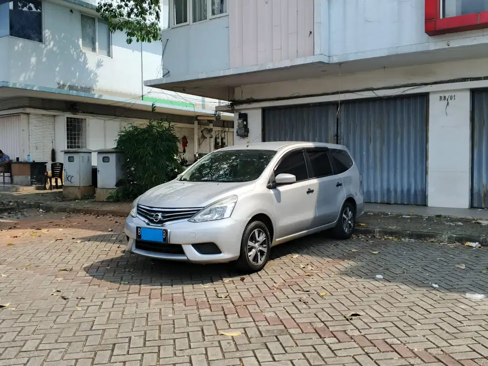 Jual Cepat Nissan Granlivina SV 2016 Antik