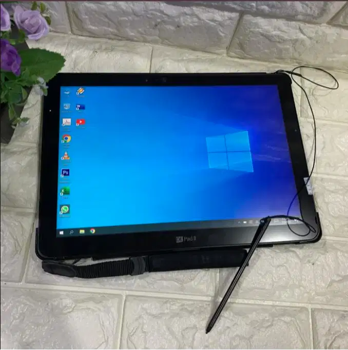 laptop tablet fujitsu v727 core m3 7Y30 bergaransi DL-RTV