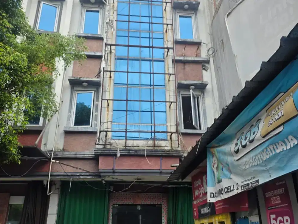 Ruko 3,5 Lantai Pinggir Jalan Raya Dekat Pasar Tebet Siap Huni di Tebet Jakarta Selatan