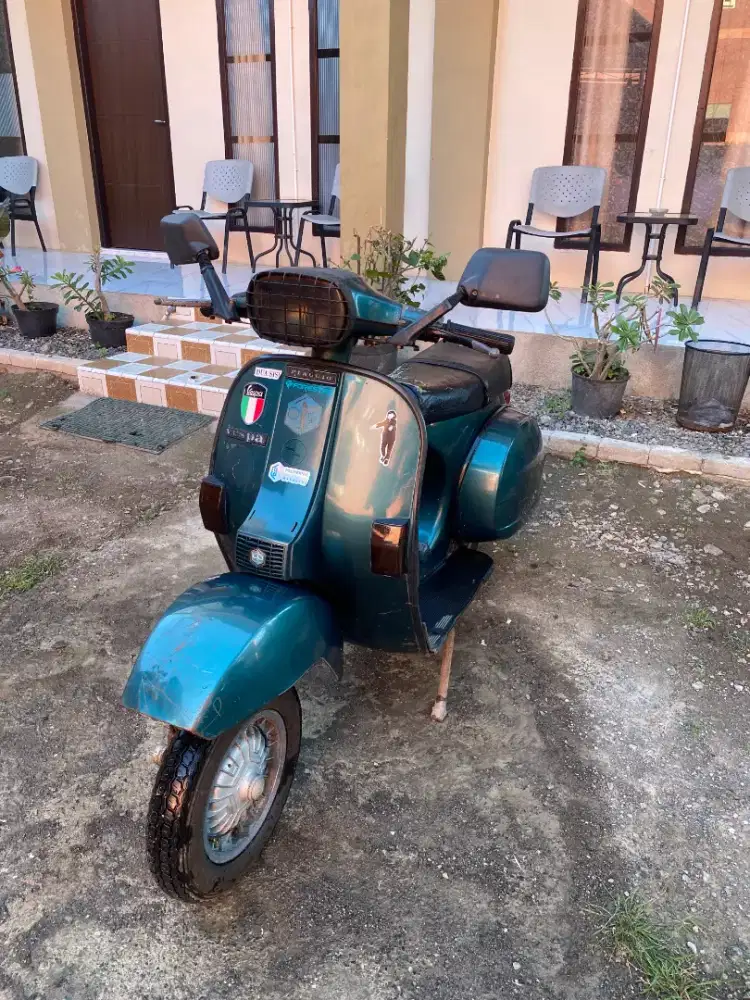 Vespa Exclusive 2 Original Paint & Engine Parts