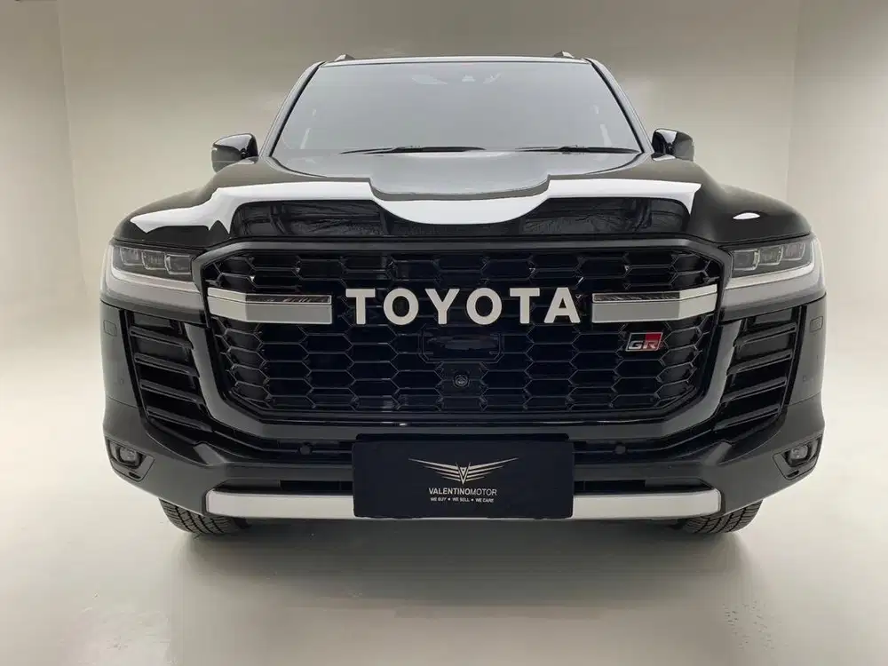 TOYOTA LAND CRUISER 300 GR SPORT 2025 – BLACK ON BLACK