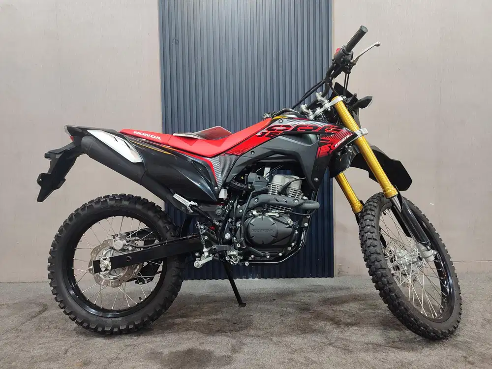 CRF 150L 2025 istimewa mulus terawat siap pakai...