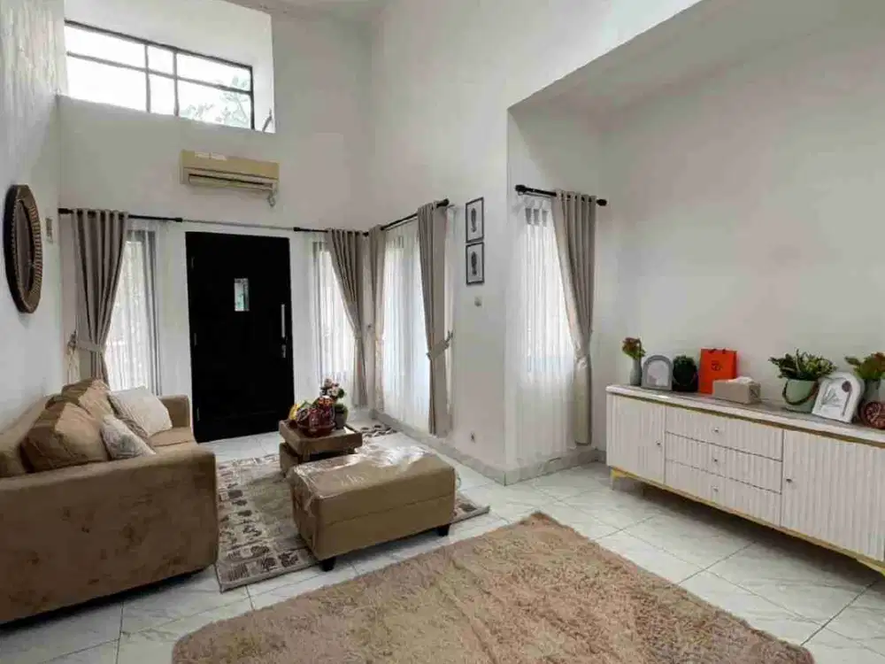 Disewakan rumah semi furnished 1 lantai di Mahagoni Park Bintaro