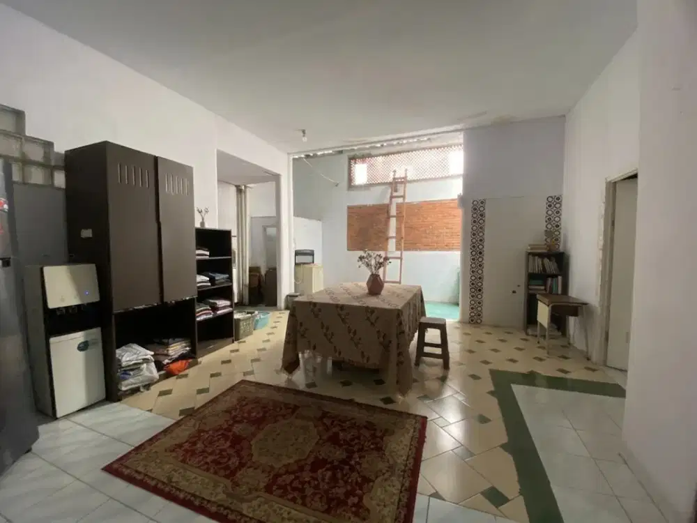 Rumah 1 Lantai Luas 302M2 di Kawasan Strategis Gandaria