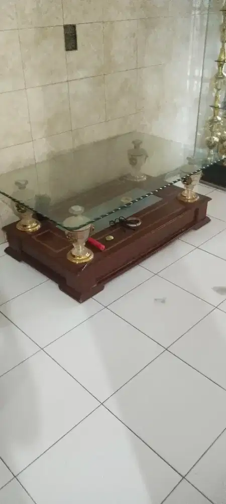 Di jual cepat meja tamu kaca kayu jati