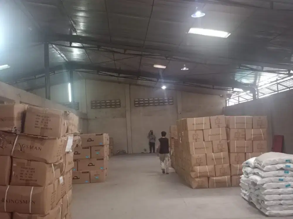 Disewakan Gudang di Bandengan. Lokasi gudang strategis. Bebas Banjir