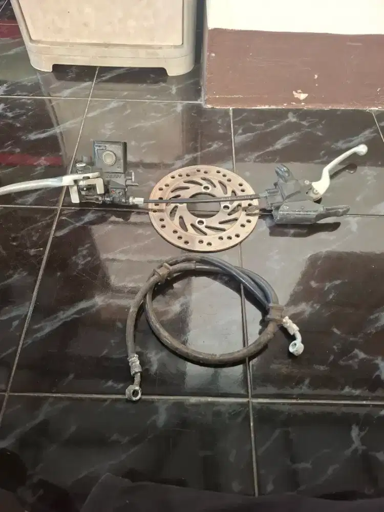 Handle, master rem, disc, selang master rem beat