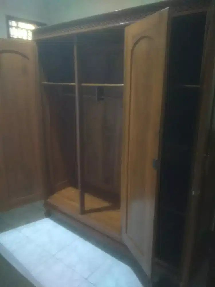 Lemari Baju 3 pintu Jati