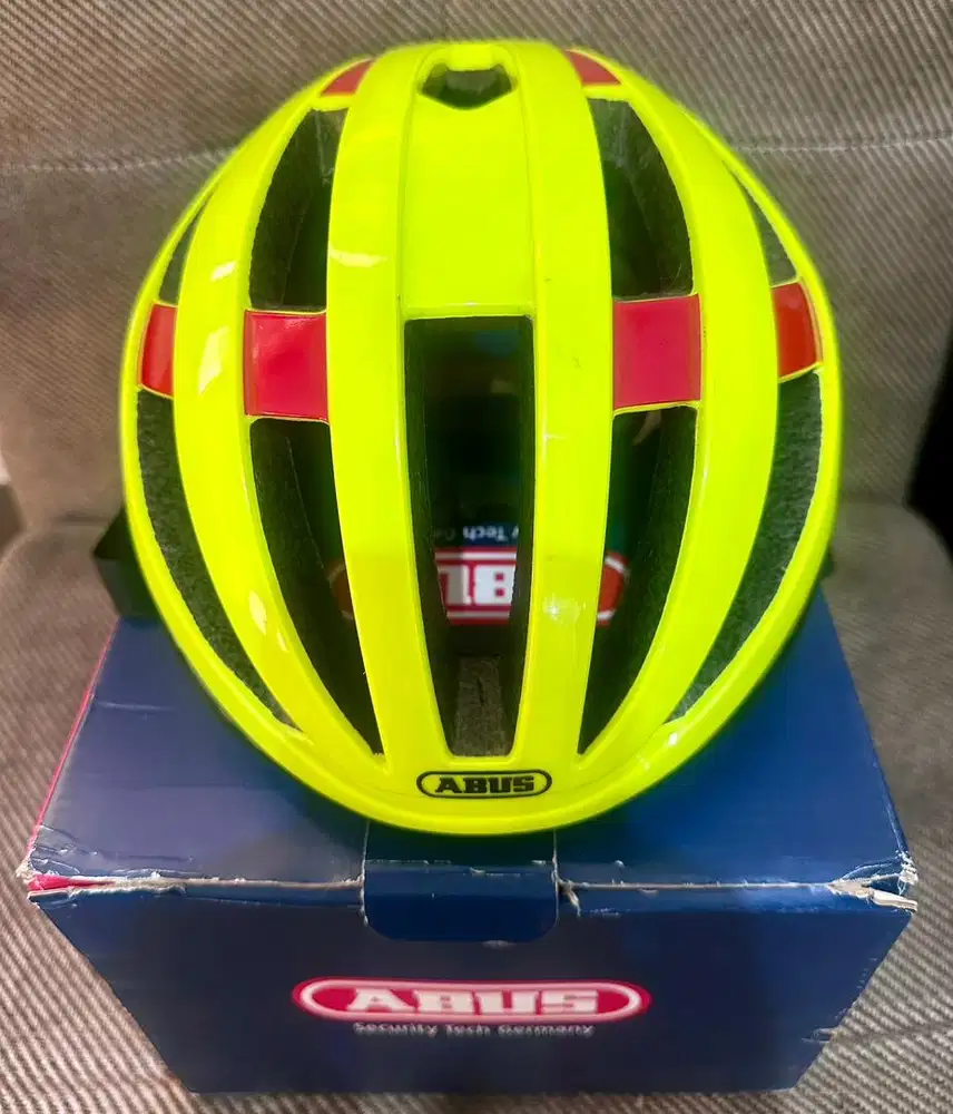 Helm Sepeda Abus Viantor Neon Yellow - Size M