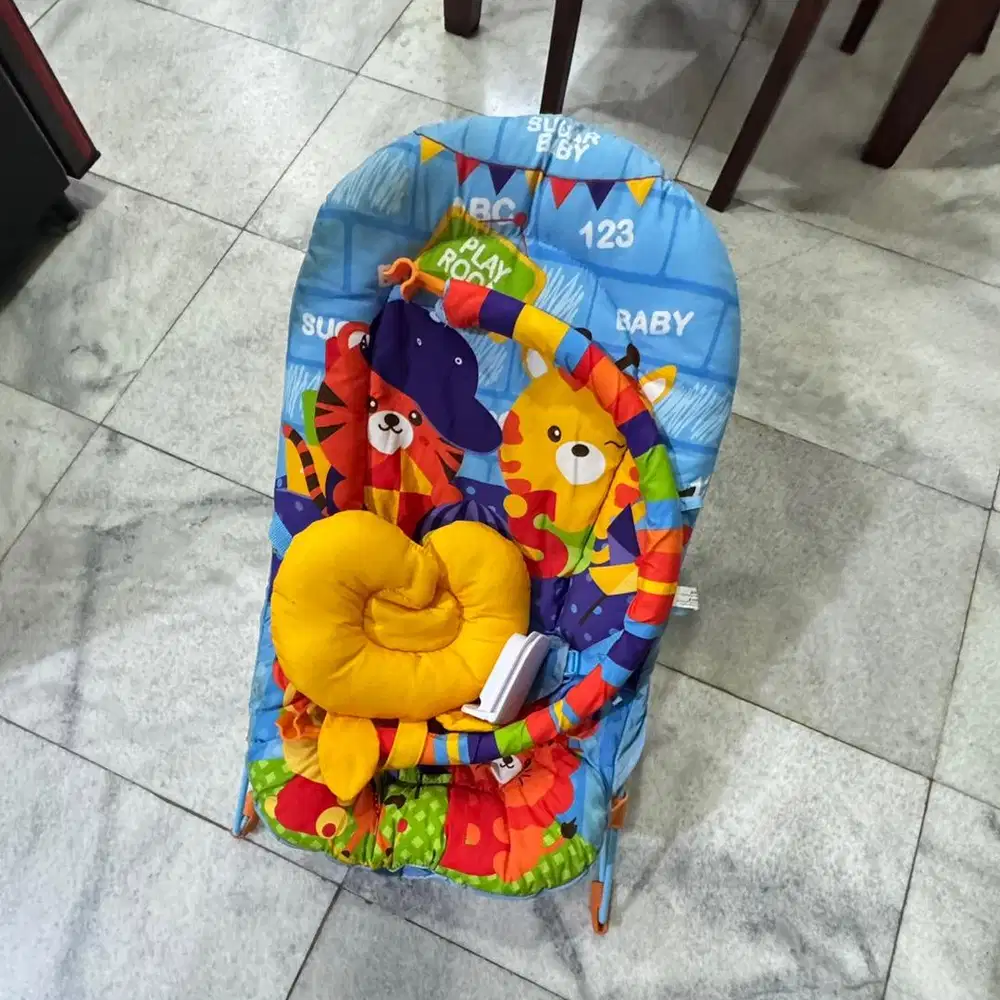 Tempat duduk tidur bayi baru lahir gratis