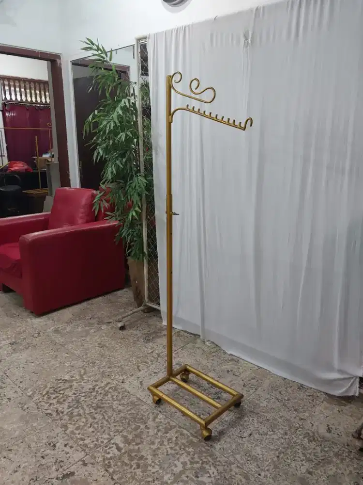 Rak Pakaian Tunggal Vertikal Beroda