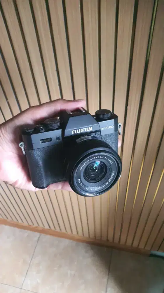 Fujifilm XT20 Lensa Kit XC 16-45mm