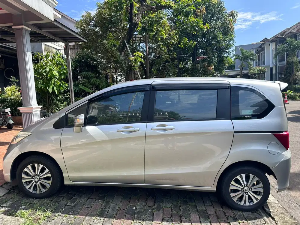 Honda Freed 2013 Bensin