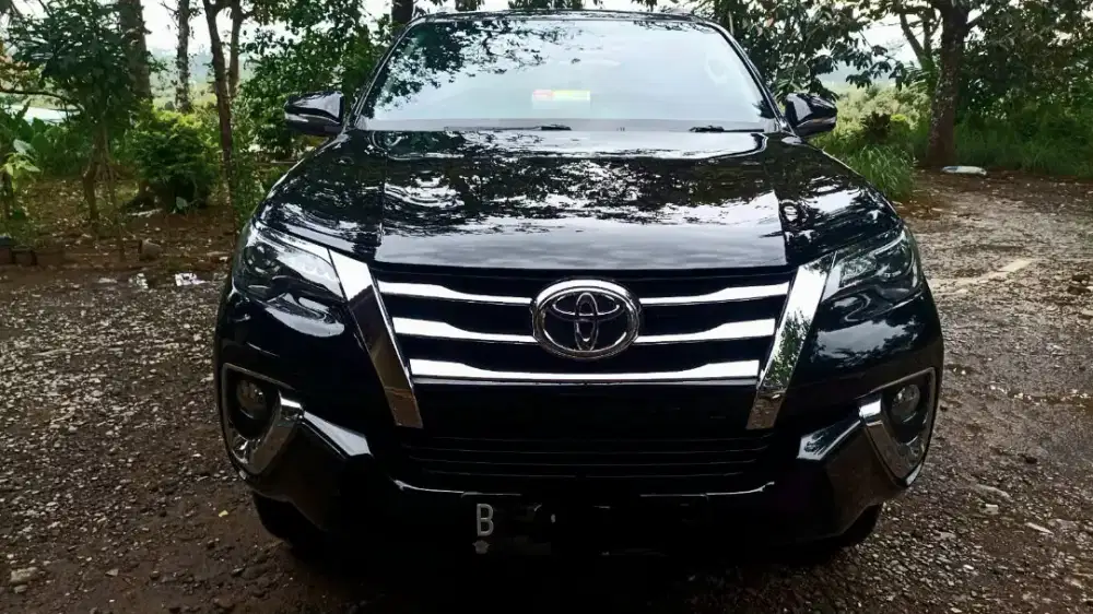Toyota Fortuner VRZ AT 2017 Km 73rb tgn1 hitam orisinil