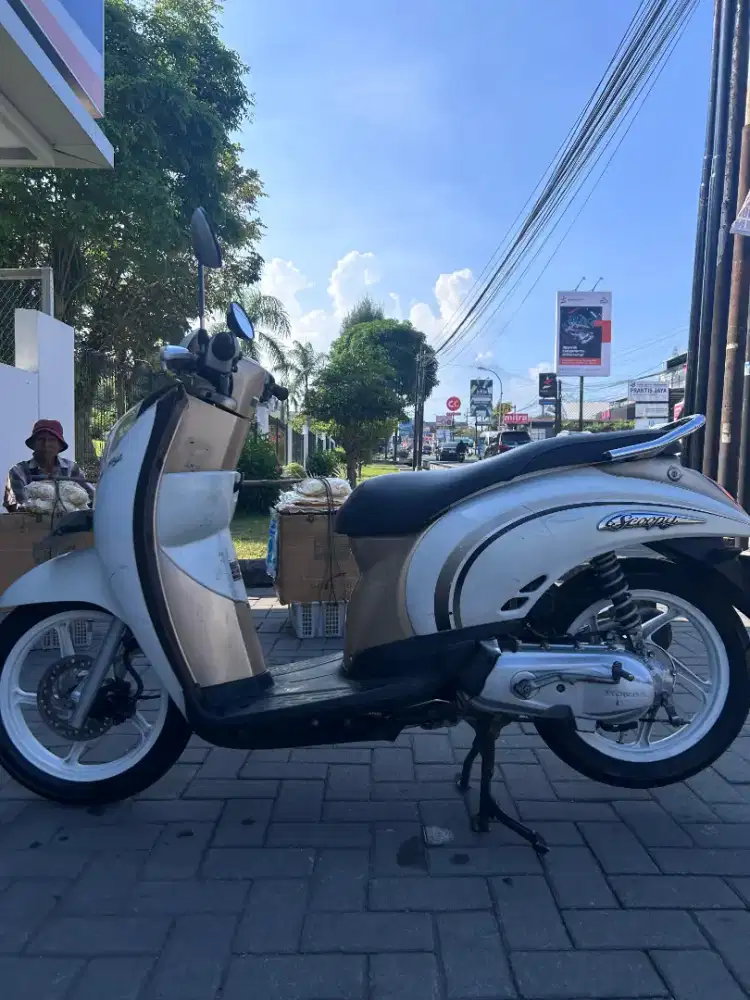 Honda Scoopy 2010