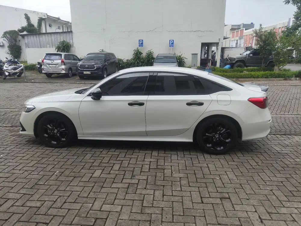 Honda Civic 2023 Bensin