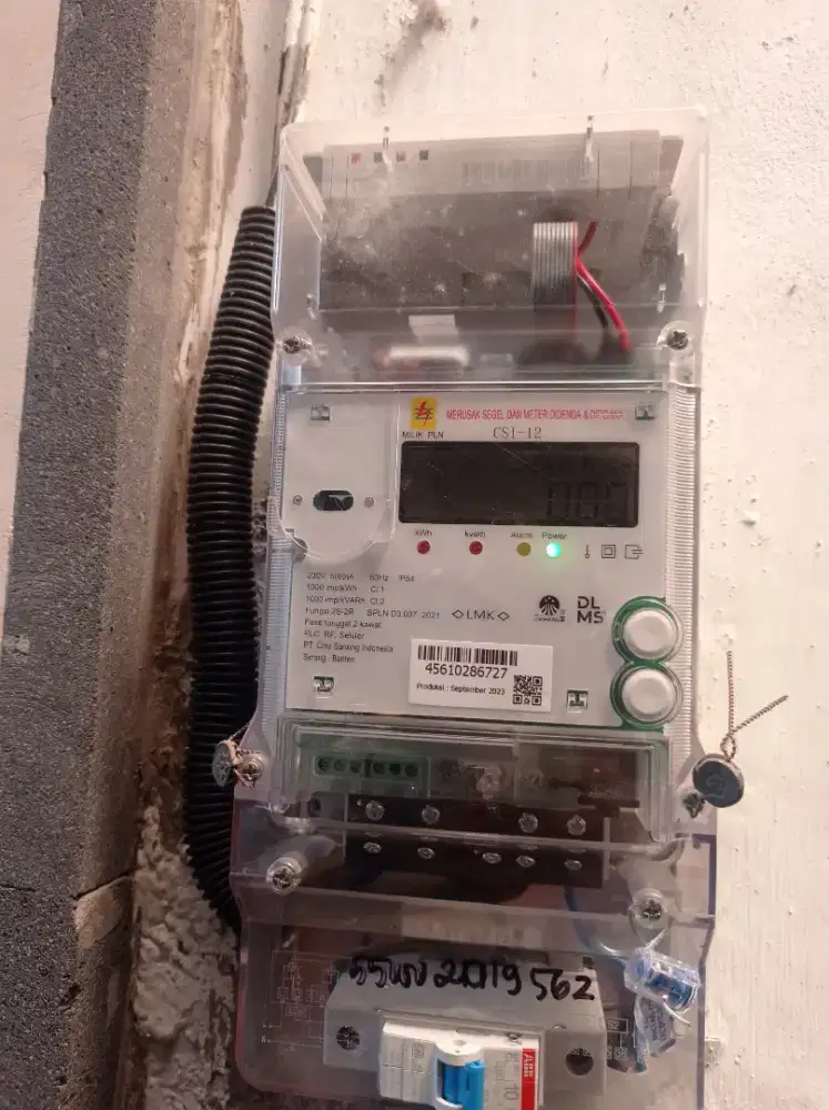 Tukang servis listrik panggilan