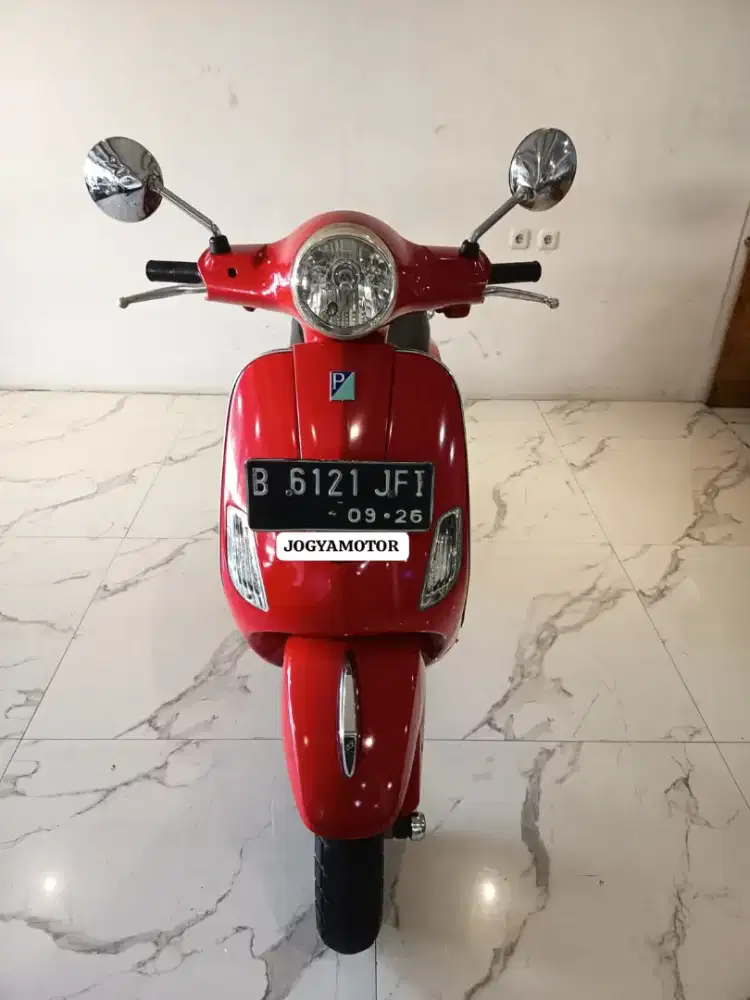 1 - PIAGGIO VESPA LX 150 Tahun' 2012