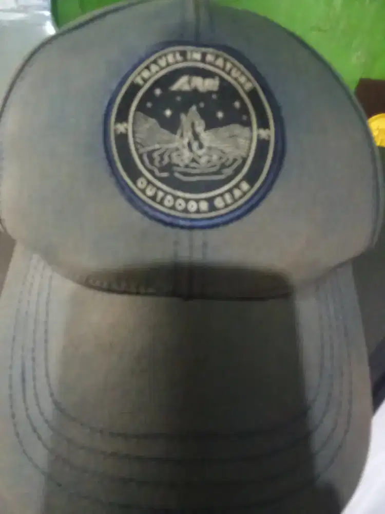 Topi bermerk bahan bagus