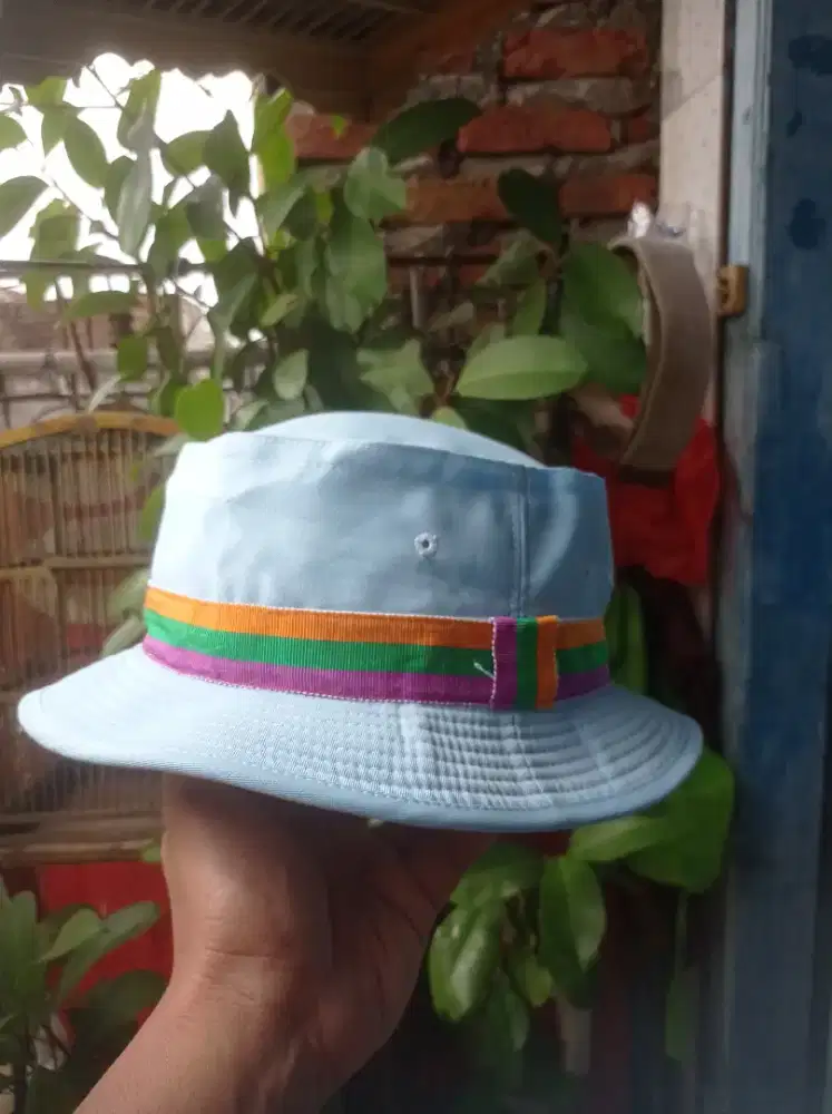 Topi bucket klasik