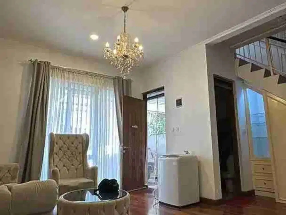 Rumah 2 Lantai Full Furnish Di Buah Batu Square dkt Transmart