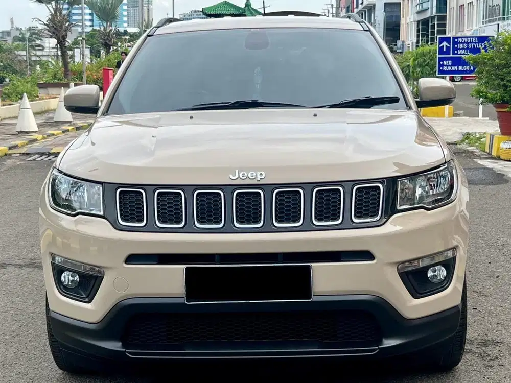Jeep Compass Longitude 2019 pk 2021 Antik Low KM Murah Bekas Coklat