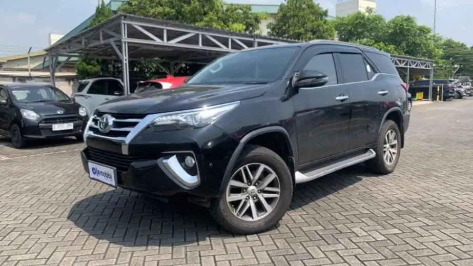 KM LOW PAJAK HIDUP TOYOTA FORTUNER 2.4 VRZ SOLAR-AT