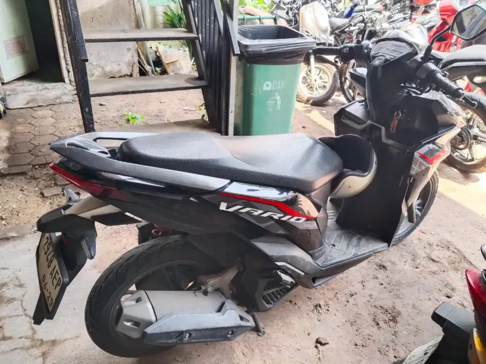 VARIO 125 TAHUN 2024
