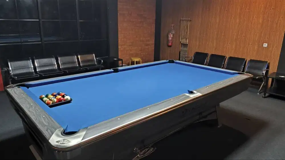 Meja Billiard 9 feet. Xingjue Charcoal kondisi sangat mulus.