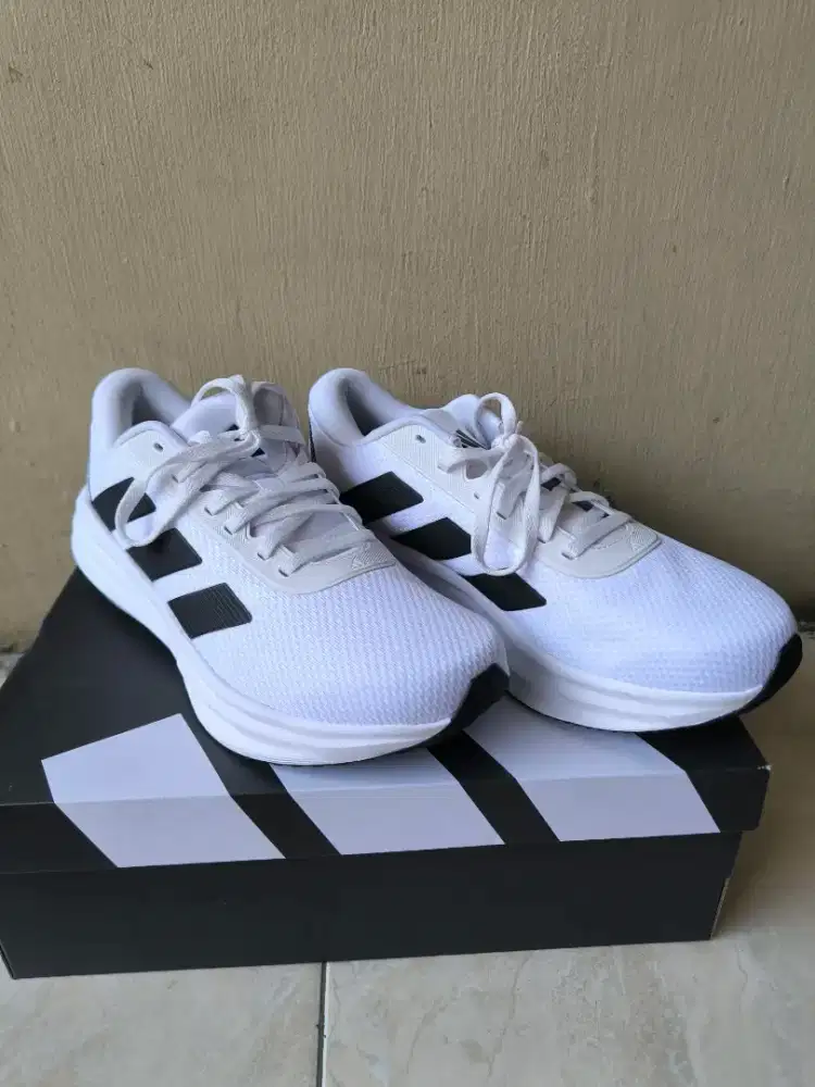 Sepatu Adidas galaxy run super mulus size 43 1/3