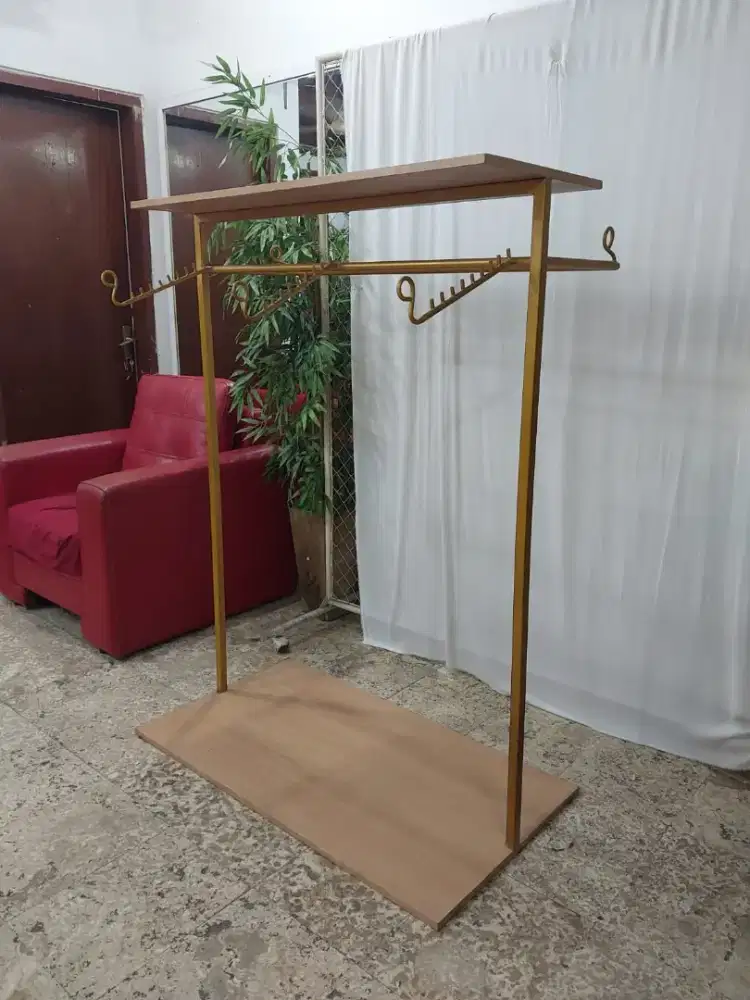 Rak Etalase Pakaian Kombinasi Vertikal Horisontal, 2 Sisi + Top Table