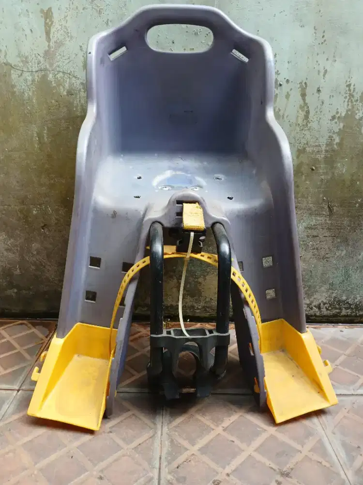 Boncengan sepeda anak