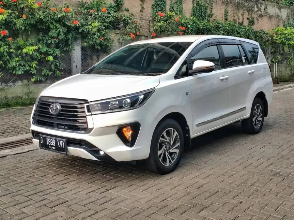 INNOVA REBORN V 2.0 AT 2021 BENSIN LowKM 77rb RECORD TOYOTA BANDUNG