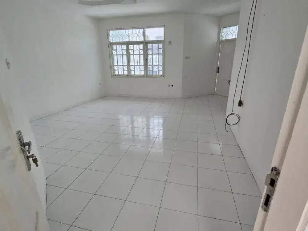 Jarang Ada Disewakan Rumah Besar Citra 2, Kalideres, Jakarta Barat DENGAN LUAS TANAH 240M2