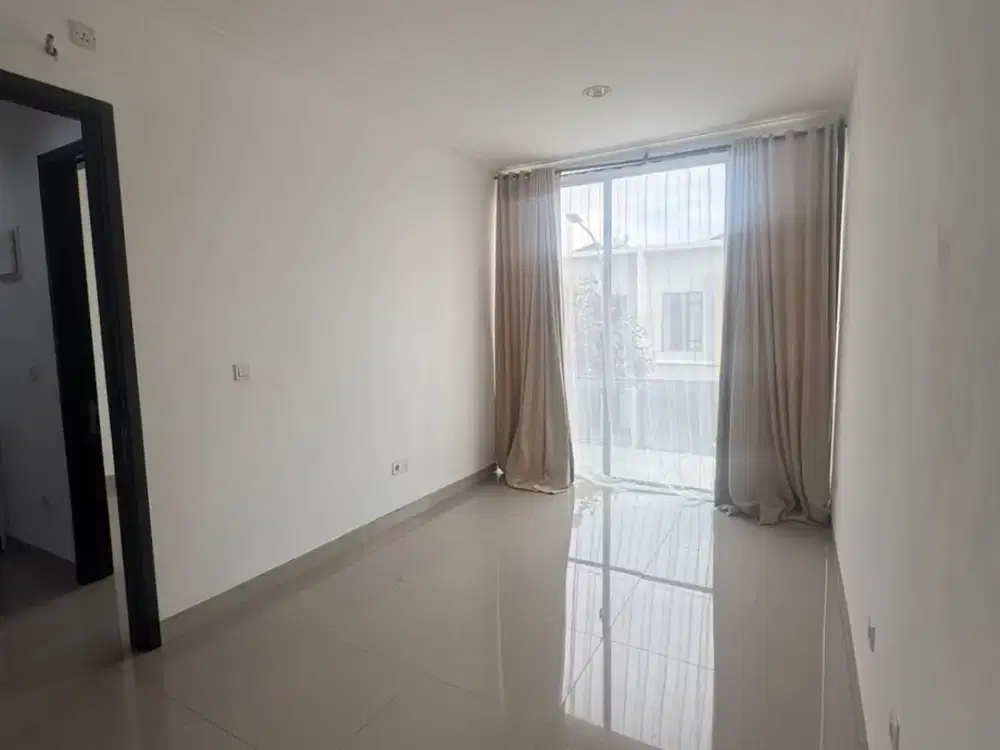 Disewakan Murah !!! Rumah Milenial PIK 2 6x10 Kosongan Siap Huni. Jakarta Utara