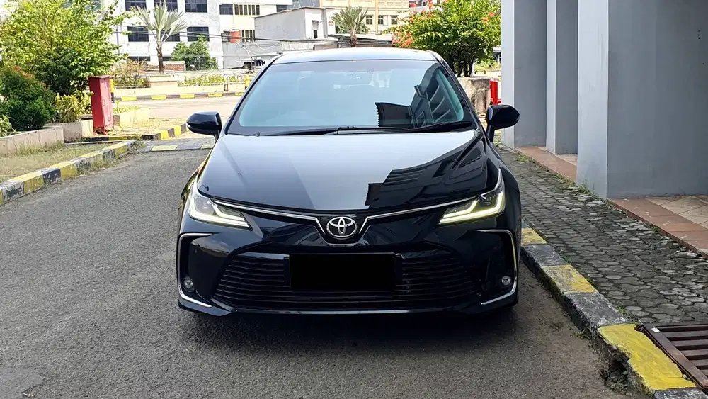 Toyota Corolla Altis 1.8 V Hitam Metalik 2022 NIK 2021 Like New Record