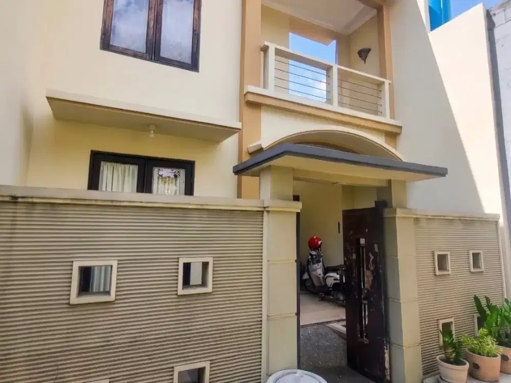 Dijual Rumah di Tambak Gringsing  Tengah