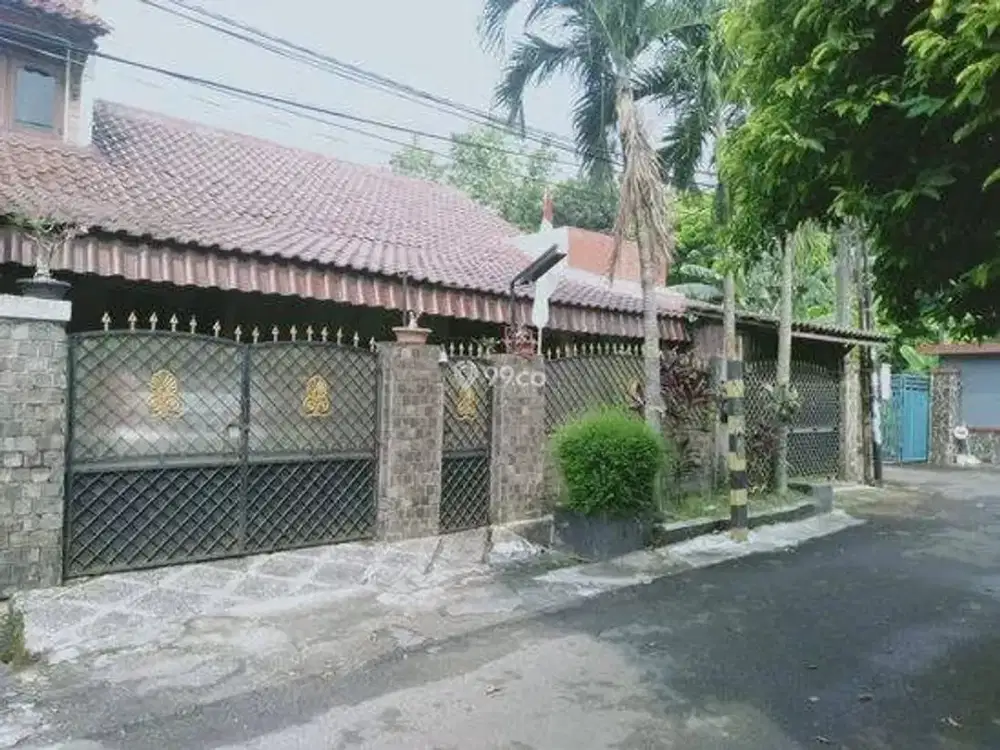 Di Jual Rumah Asri 1.5 Lantai dalam Komplek di Pamulang, Tangerang Selatan