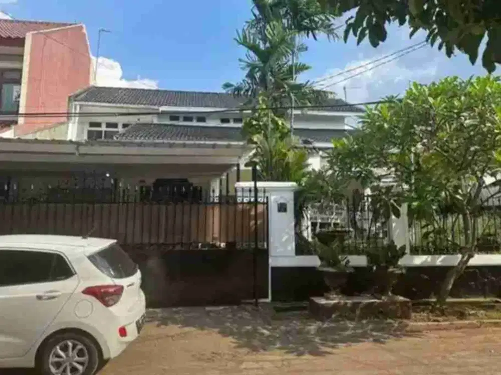 Rumah LT 375 M² di Jatiwaringin Asri