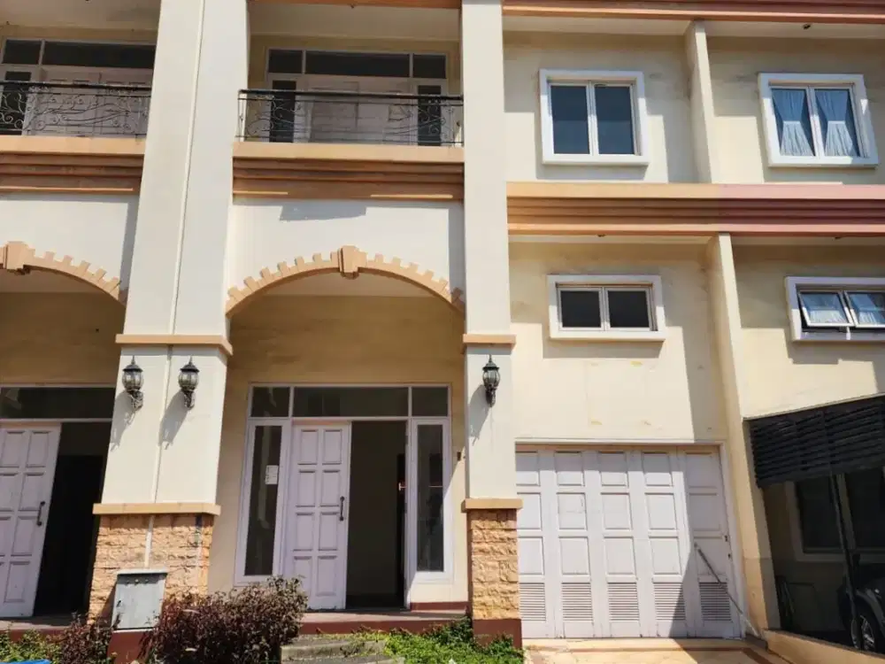 Turun Harga! Rumah Mutiara Mediterania Pluit 7x18 4+1KT Siap Huni