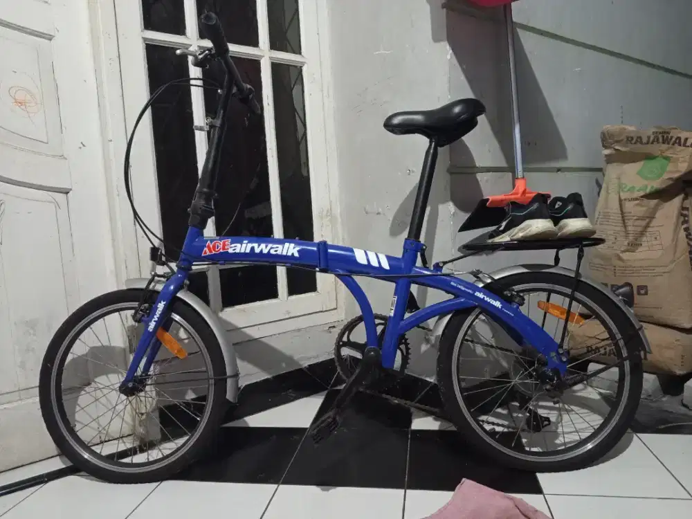 Sepeda lipat Airwalk