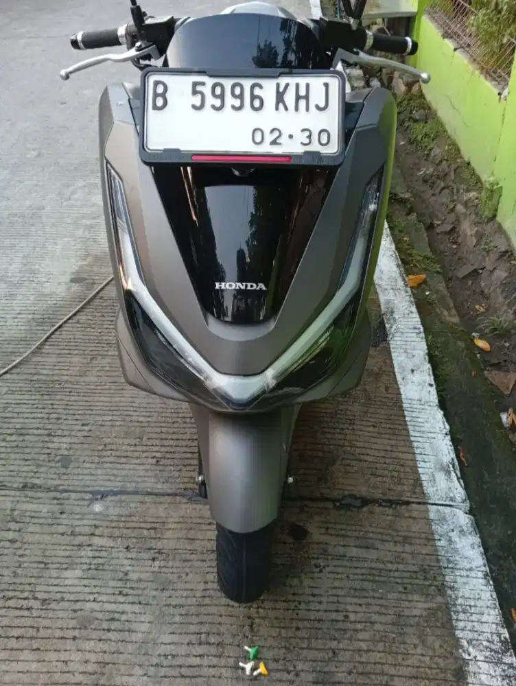 Dijual Honda PCX 160 2024 Matte Grey Mulus Like New Pajak Hidup