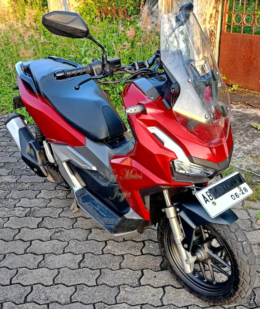 Honda ADV 160 CBS Merah Glossy 2023 AB Bantul Pajak BARU