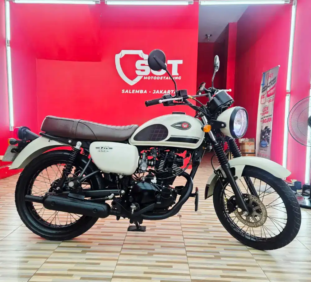 JualCpt90%LikeNew KM11Rb PjkSep26 KAWASAKI W175 2021 SE Putih Modif