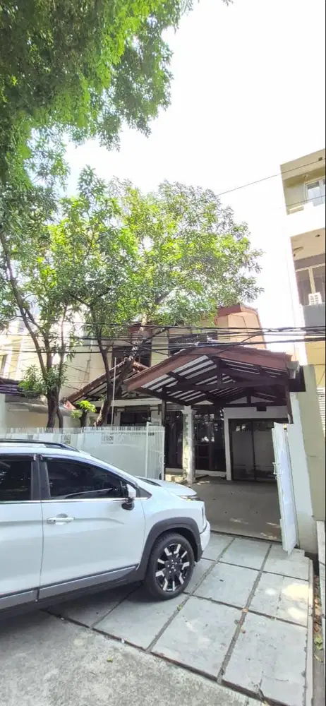 Jual murah, Rp. 6,9 M, Rumah SHM Tangan 1, bekas kantor BUMN, Terawat