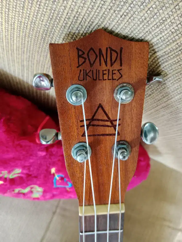 Gitar ukulele BONDI brand Australia