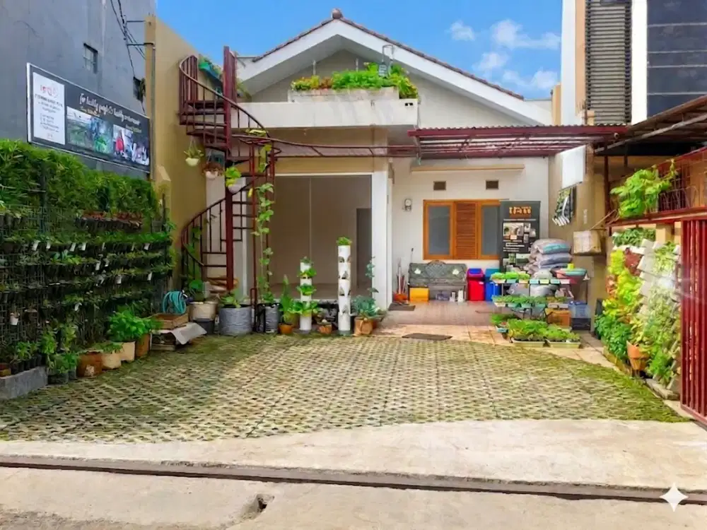 Rumah 1 1/2 Lantai SHM LB 222m2 Sarijadi - Sukarasa - Setra Murni Atas Dekat Perguruan TInggi dan Mall